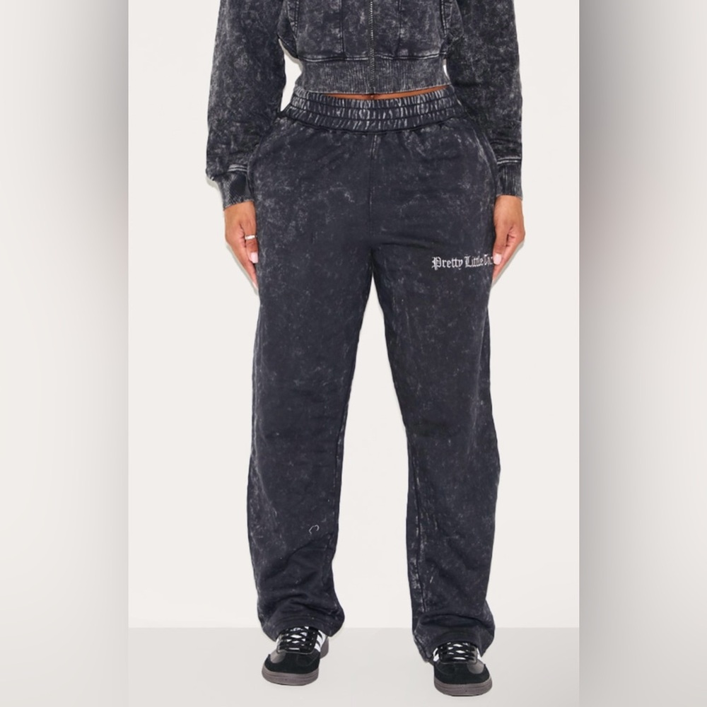 PrettyLittleThing Black Joggers